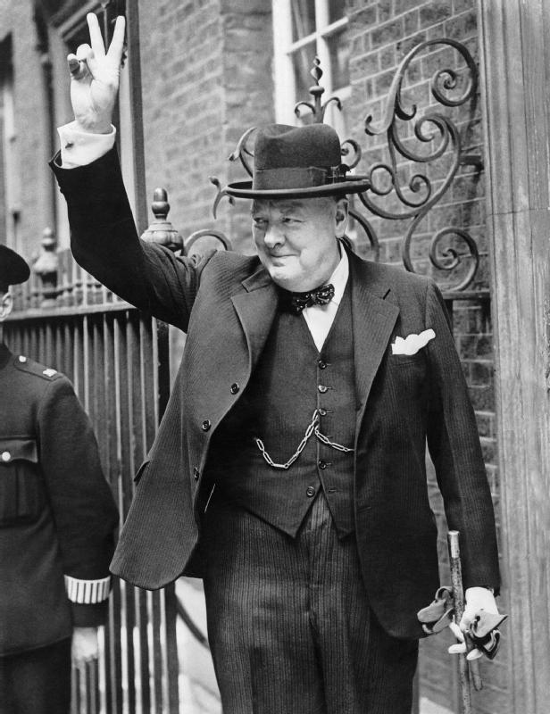churchill ja V-merkki