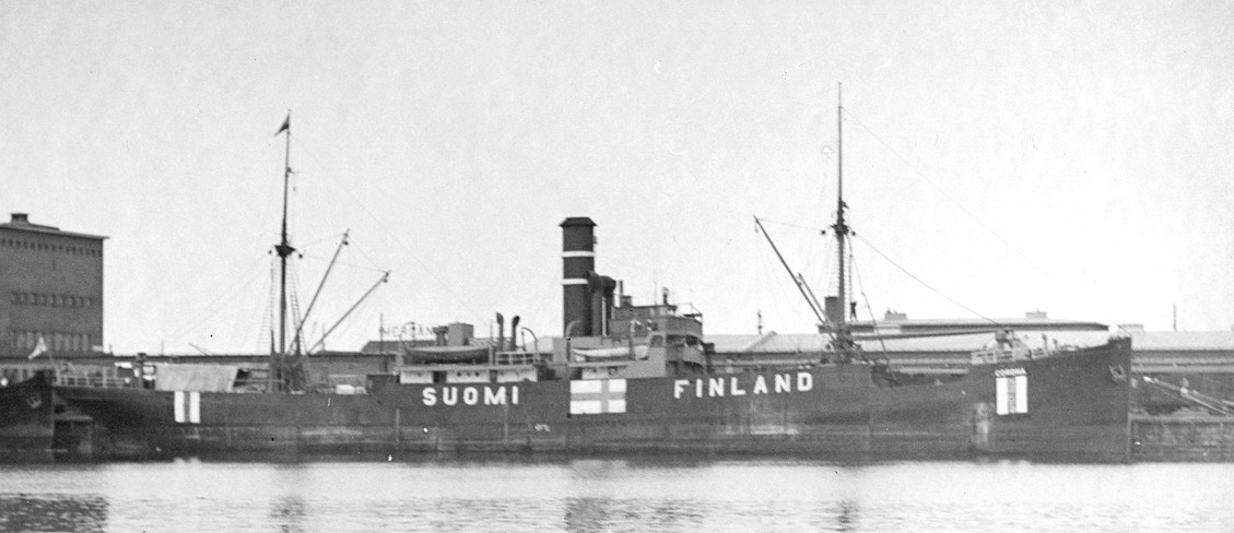 Suomen lippu laivan kyljessä